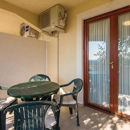 1 Bedroom Pet Friendly In Povljana