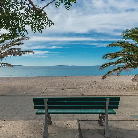 1 Bedroom Pet Friendly In Apartment *