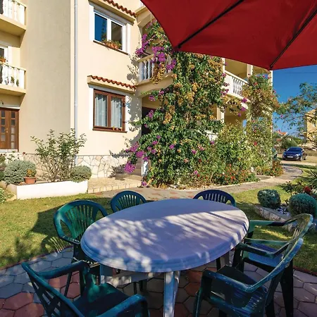 1 Bedroom Pet Friendly In *